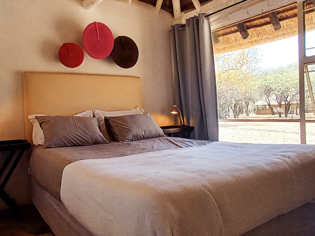 Rock Cottage bedroom with queen bed
